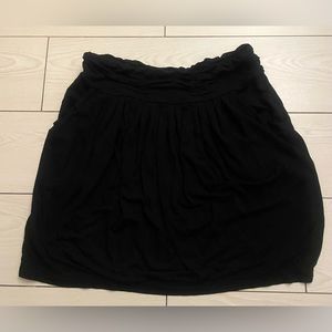 BCBGMAXAZRIA‎ Black flowy skirt with pockets mid length size small